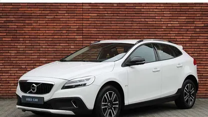 Occasion Volvo V40 153 PK (112 kW) 2018 Wit Hatchback