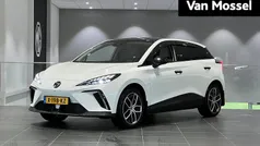 Gebruikt 2023 MG MG4 EV Trophy Hatchback | € 27.495 (Eerlijke prijs)
