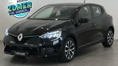 Zwart Gebruikt 2021 Renault Clio V Zen Hatchback | € 14.495 (Eerlijke prijs)