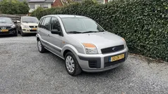 Grijs, metallic lak Gebruikt 2008 Ford Fusion Cool & Sound Edition MPV | € 2.245 (Eerlijke prijs)