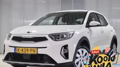 (ud) clear white s Gebruikt 2021 Kia Stonic Comfort SUV | € 16.950 (Eerlijke prijs)