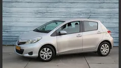 Grijs Gebruikt 2012 Toyota Yaris Hatchback | € 9.950 (Eerlijke prijs)