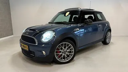 Blauw (metallic) Gebruikt 2009 Mini John Cooper Works Hatchback | € 7.540 (Eerlijke prijs)