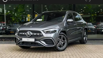 Grijs Nieuw 2025 Mercedes GLA180 Business SUV | € 53.900 (Super prijs)