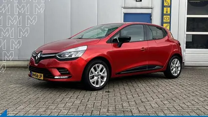 Occasion 2020 Renault Clio V LIMITED Hatchback | € 8.950 (Eerlijke prijs)