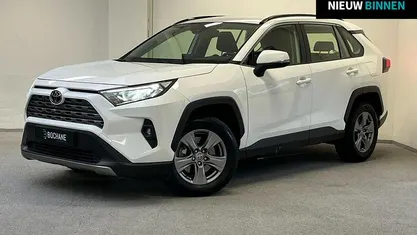 Wit Occasion 2022 Toyota RAV4 Business Edition SUV | € 27.695 (Goede deal)