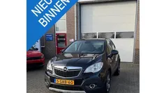Zwart, metallic lak Gebruikt 2013 Opel Mokka Cosmo SUV | € 12.450 (Eerlijke prijs)