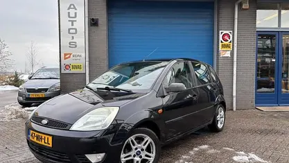 Zwart Gebruikt 2003 Ford Fiesta Ambiente Hatchback | € 950 (Eerlijke prijs)