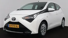 Gebruikt 2022 Toyota Aygo X-play Hatchback | € 13.445 (Eerlijke prijs)