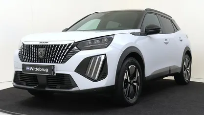 Wit (metallic) Gebruikt 2024 Peugeot e-2008 GTi SUV | € 27.425 (Eerlijke prijs)