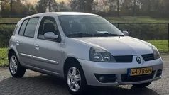 Grijs Gebruikt 2007 Renault Clio II Campus Hatchback | € 2.299 (Eerlijke prijs)