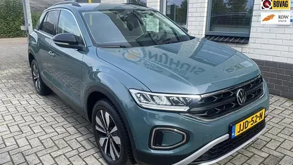 Occasion 2025 VW T-Roc Edition SUV | € 30.450 (Eerlijke prijs)