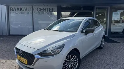 Wit Gebruikt 2022 Mazda 2 Inclusive Hatchback | € 16.950 (Eerlijke prijs)