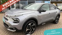 Grijs, metallic lak Gebruikt 2022 Citroën C4 Shine Hatchback | € 21.900 (Eerlijke prijs)