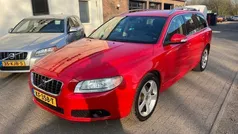 Rood, andere lak Gebruikt 2008 Volvo V70 Summum Stationwagen | € 12.495 (Eerlijke prijs)
