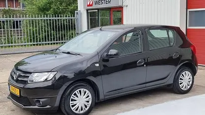 Zwart Gebruikt 2013 Dacia Sandero Hatchback | € 5.750 (Eerlijke prijs)