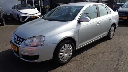 Grijs Gebruikt 2007 VW Jetta Comfortline Sedan | € 2.450 (Eerlijke prijs)