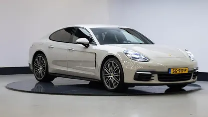 Grijs Gebruikt 2018 Porsche Panamera Hatchback | € 53.945 (Super prijs)