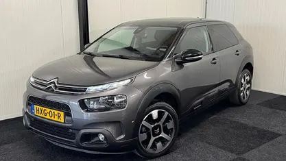 Grijs Occasion 2020 Citroën C4 PureTech SUV | € 13.990 (Eerlijke prijs)