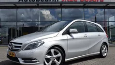Grijs Gebruikt 2014 Mercedes B180 Ambition MPV | € 15.950 (Eerlijke prijs)