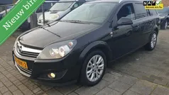 Zwart, metallic lak Gebruikt 2010 Opel Astra Cosmo Stationwagen | € 2.999 (Goede deal)