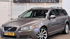 Grijs, metallic lak Gebruikt 2009 Volvo V70 Stationwagen | € 12.995 (Eerlijke prijs)