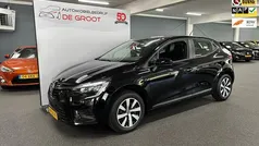 Gebruikt 2022 Renault Clio V Equilibre Hatchback | € 14.750 (Eerlijke prijs)