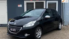 Zwart Gebruikt 2015 Peugeot 208 Style Hatchback | € 5.944 (Eerlijke prijs)