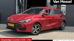 Rood Gebruikt 2025 MG MG3 Luxury Hatchback | € 24.995 (Eerlijke prijs)