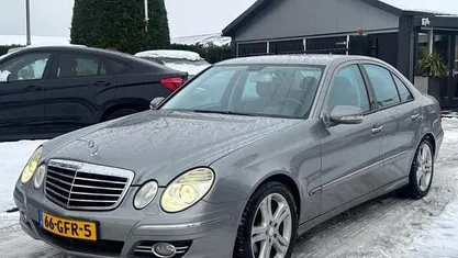 Grijs Gebruikt 2008 Mercedes E200 Avantgarde Sedan | € 6.950 (Eerlijke prijs)
