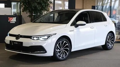 Occasion 2020 VW Golf VIII Style Hatchback | € 16.950 (Goede deal)