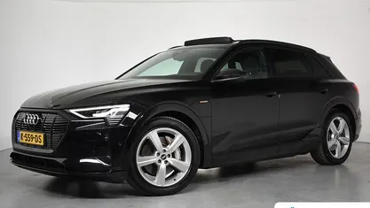 Zwart Gebruikt 2020 Audi e-tron Business SUV | € 33.895 (Eerlijke prijs)