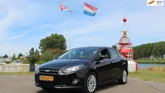 Zwart Gebruikt 2011 Ford Focus Titanium Sedan | € 7.950 (Eerlijke prijs)