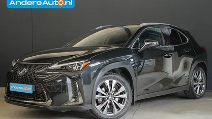 Gebruikt 2019 Lexus UX 250h Sport Line SUV | € 30.995 (Eerlijke prijs)