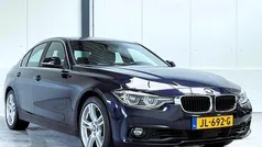 Blauw Gebruikt 2016 BMW 330 Executive Sedan | € 19.950 (Eerlijke prijs)