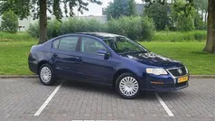 Blauw Gebruikt 2006 VW Passat Trendline Sedan | € 3.499 (Eerlijke prijs)