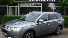 Grijs Gebruikt 2015 Mitsubishi Outlander Edition SUV | € 17.950 (Eerlijke prijs)