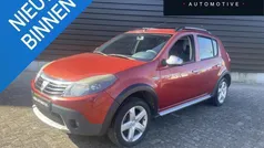 Rood Gebruikt 2010 Dacia Sandero Ambiance Hatchback | € 2.250 (Eerlijke prijs)