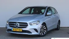 Grijs Gebruikt 2020 Mercedes B180 Business MPV | € 23.095 (Eerlijke prijs)
