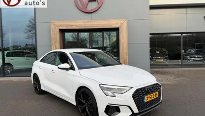 Sedan Gebruikt 2022 Audi A3 Advanced Plus Sedan | € 27.445 (Super prijs)