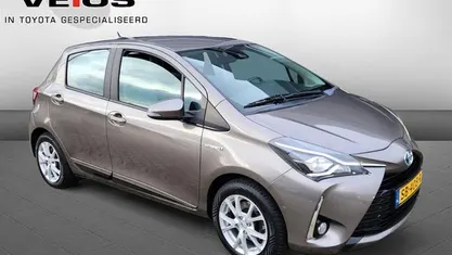 Occasion Toyota Yaris Hybrid 2017 Grijs (metallic) Hatchback