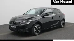 Zwart Gebruikt 2023 Opel Corsa-e Elegance Hatchback | € 18.900 (Eerlijke prijs)