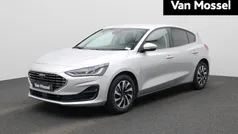Grijs Gebruikt 2023 Ford Focus Titanium Hatchback | € 21.900 (Eerlijke prijs)