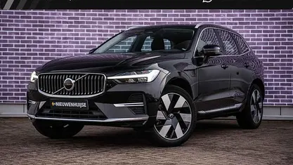 Zwart Occasion 2023 Volvo XC60 Plus SUV | € 47.899 (Eerlijke prijs)