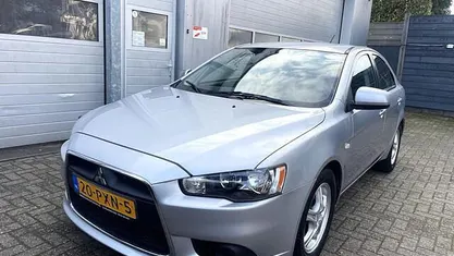 Grijs Occasion 2011 Mitsubishi Lancer Sportback Edition Hatchback | € 3.795 (Eerlijke prijs)