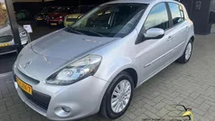 Grijs Gebruikt 2010 Renault Clio II Collection Hatchback | € 2.799 (Eerlijke prijs)