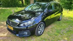 Zwart, metallic lak Gebruikt 2020 Peugeot 308 Allure Stationwagen | € 12.750 (Eerlijke prijs)