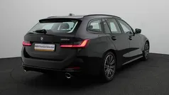 Zwart Gebruikt 2022 BMW 320 Stationwagen | € 34.900 (Eerlijke prijs)