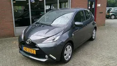 Gebruikt 2017 Toyota Aygo X-play Hatchback | € 8.500 (Eerlijke prijs)