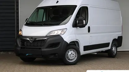 Wit Gebruikt 2024 Opel Movano Van | € 25.722 (Super prijs)